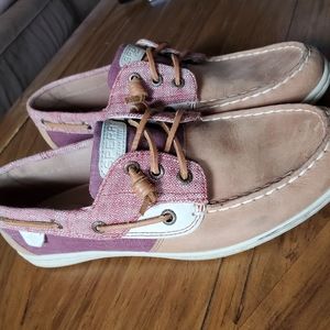 Size 9.5 Sperry boat shoes